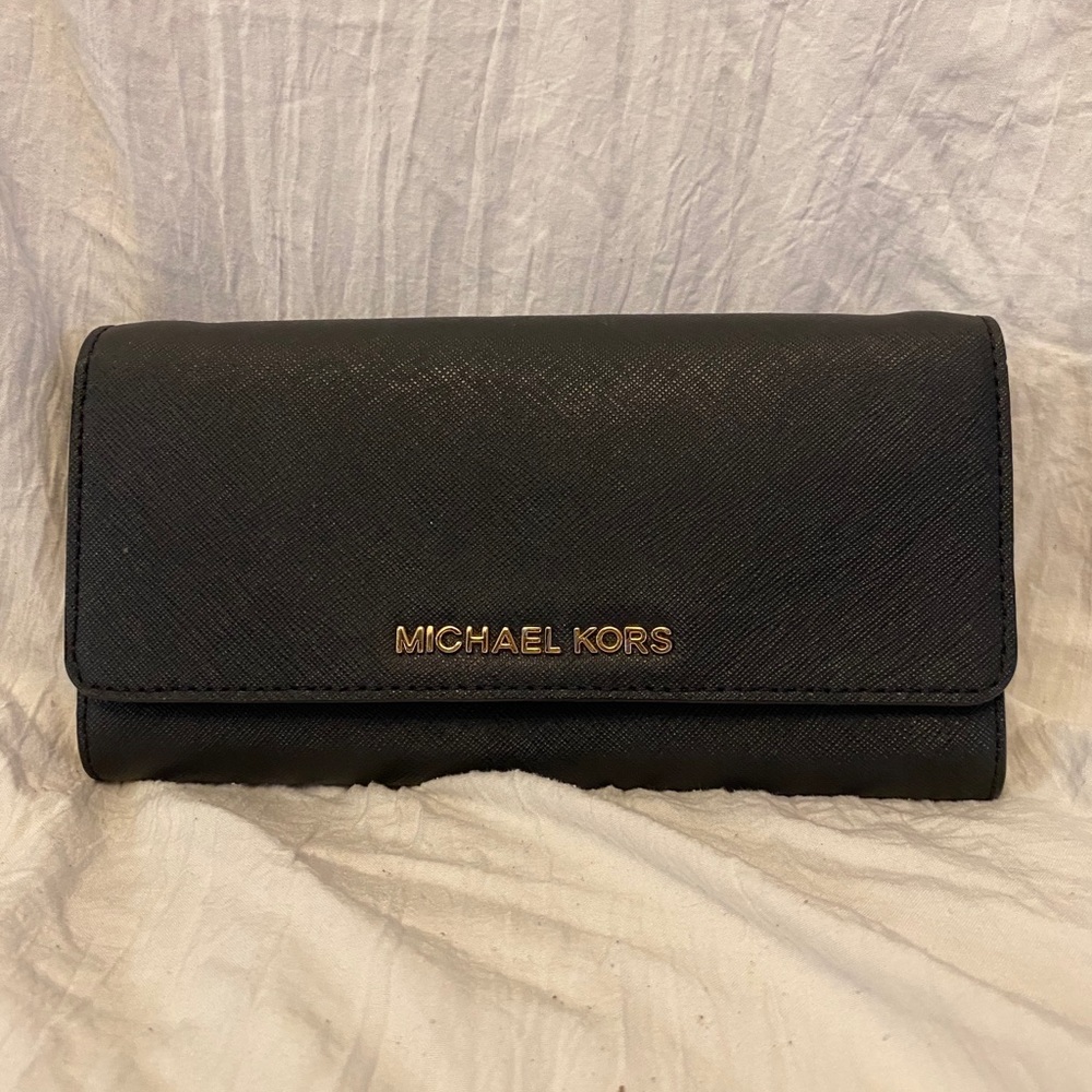 Michael Kors crossbody wallet